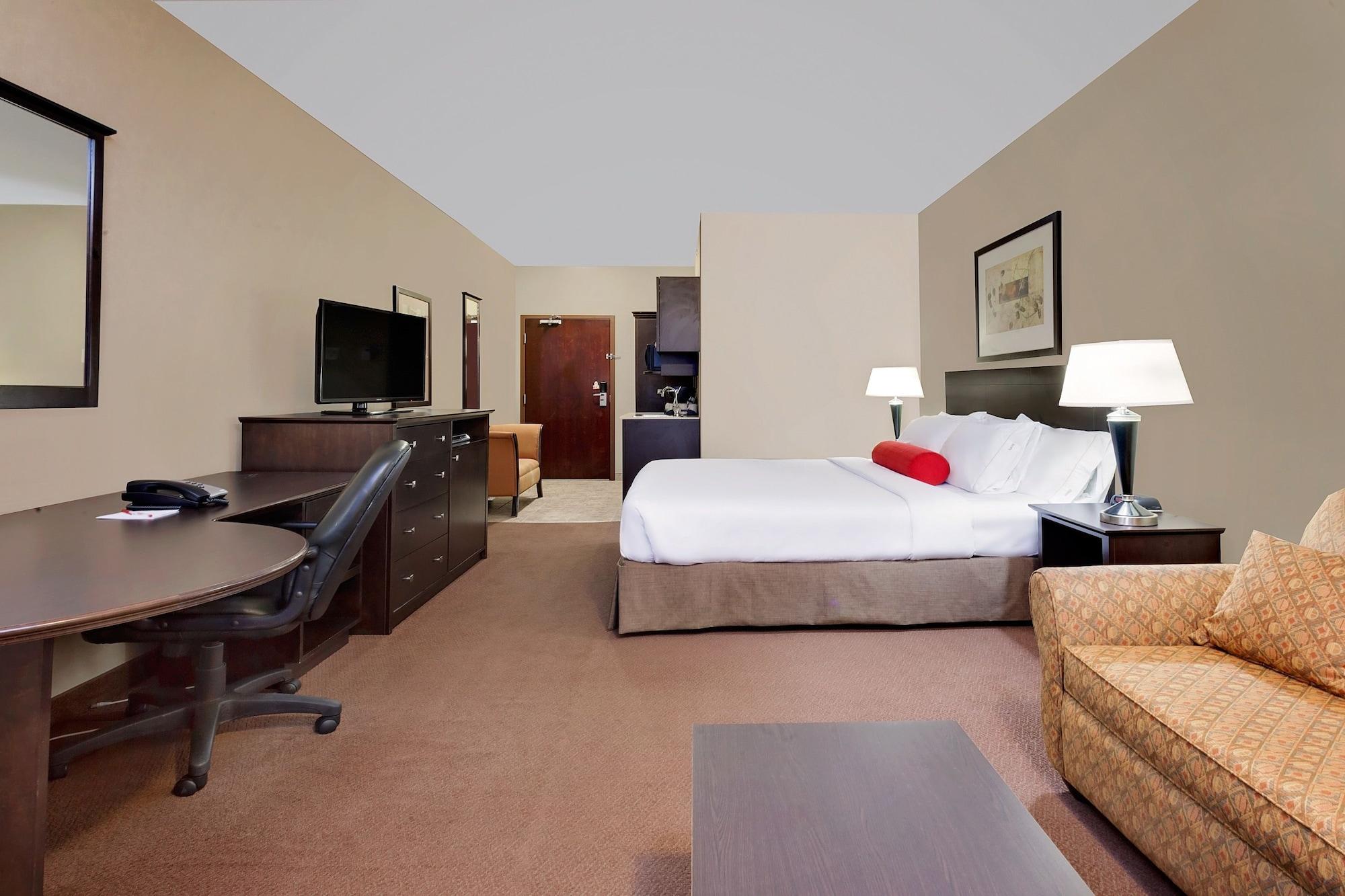 Ramada By Wyndham Camrose Hotel Exterior foto