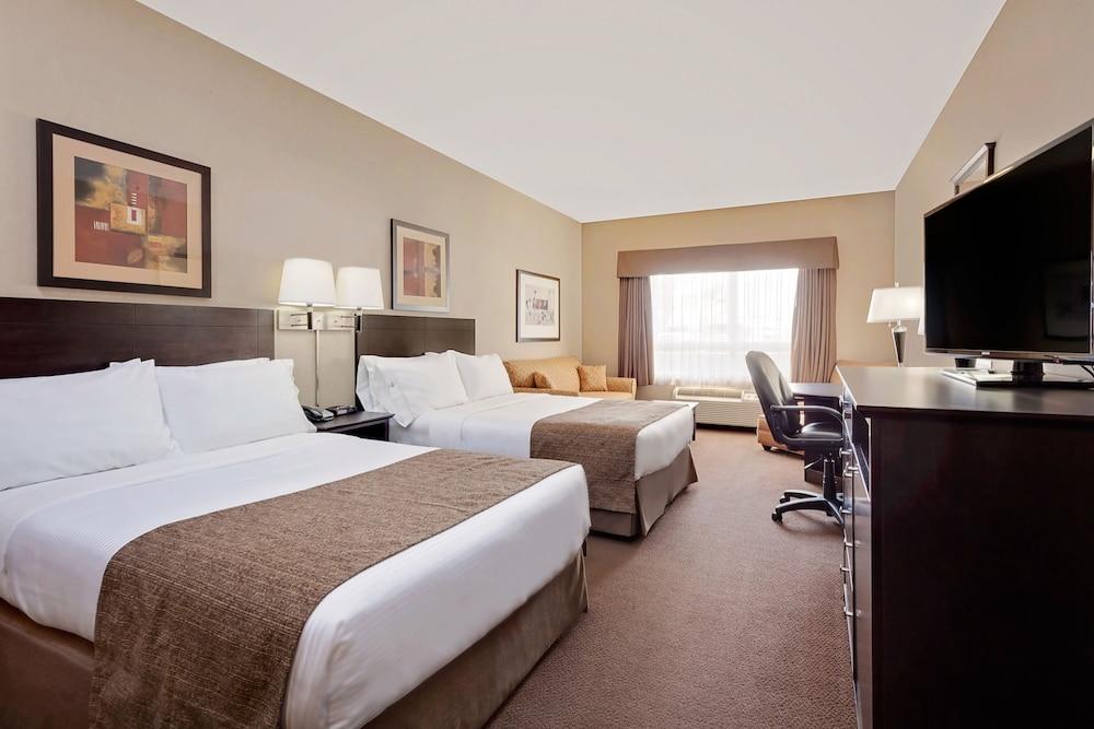 Ramada By Wyndham Camrose Hotel Exterior foto